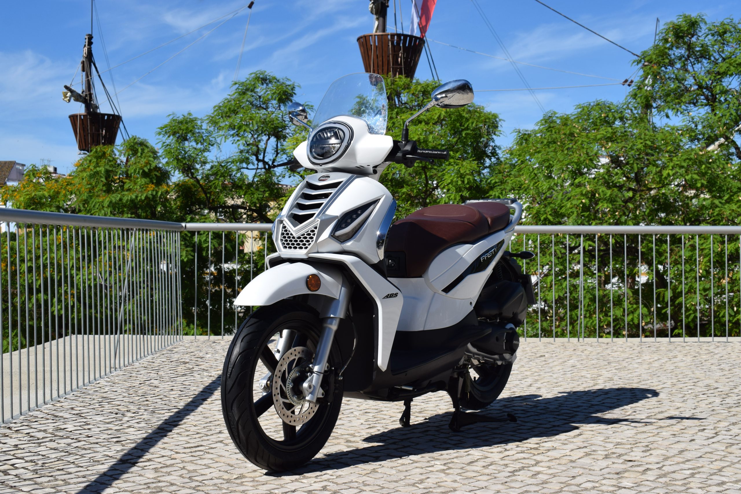 NUEVA MOTOR HISPANIA FASTY