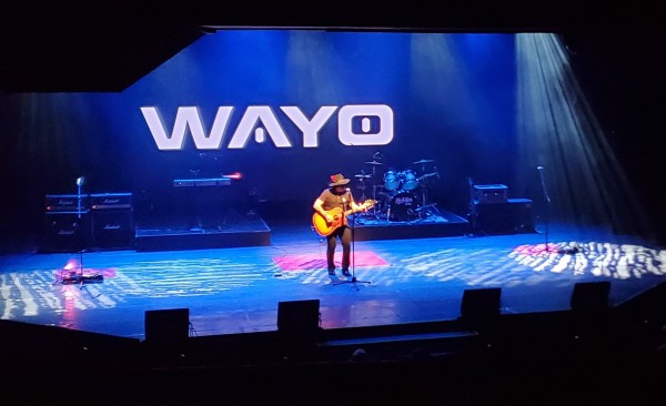 Wayo presenta su nueva gira y libro en Europa