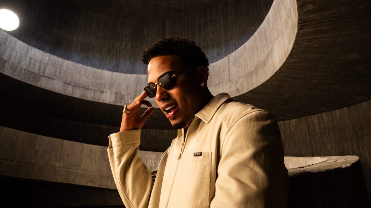 Myke Towers presenta su nuevo álbum “Carita Feliz”
