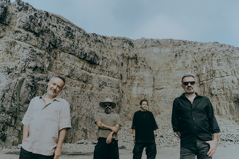 Love of Lesbian estrena «Ámame lindo (oda a la antropofagia)»